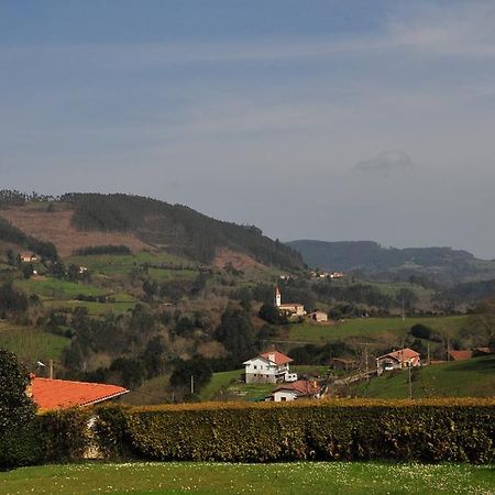 Gasthaus Casa Rural Llugaron I Miravalles Exterior foto