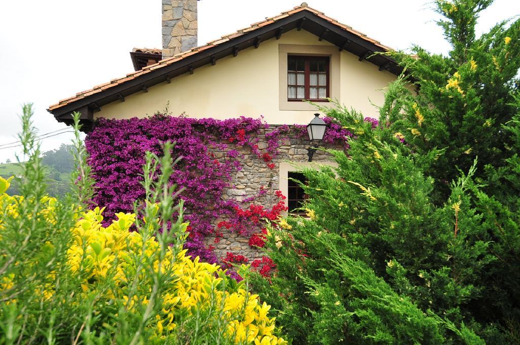 Casa Rural Llugaron I Miravalles Exterior foto