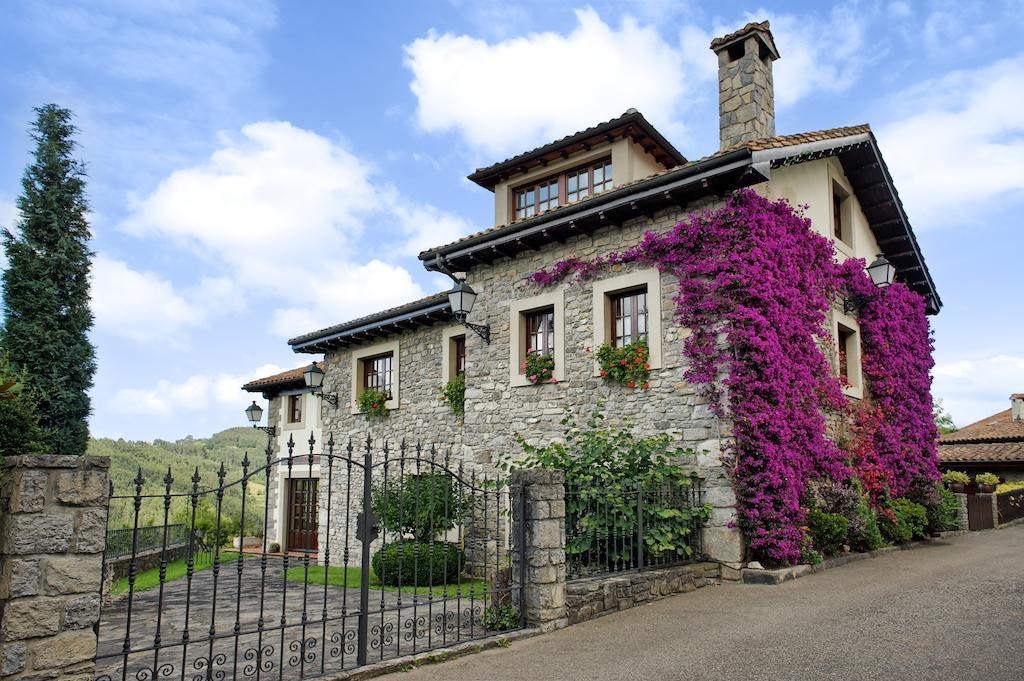 Gasthaus Casa Rural Llugaron I Miravalles Exterior foto