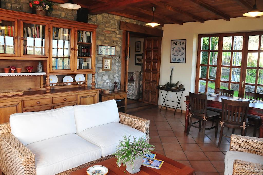 Casa Rural Llugaron I Miravalles Exterior foto