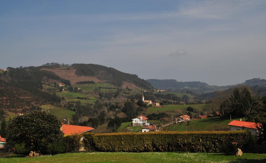 Casa Rural Llugaron I Miravalles Exterior foto