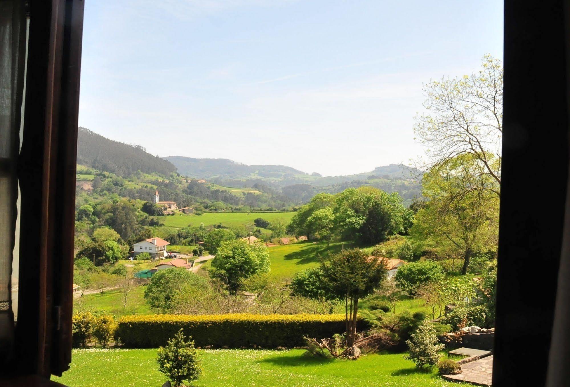 Casa Rural Llugaron I Miravalles Exterior foto